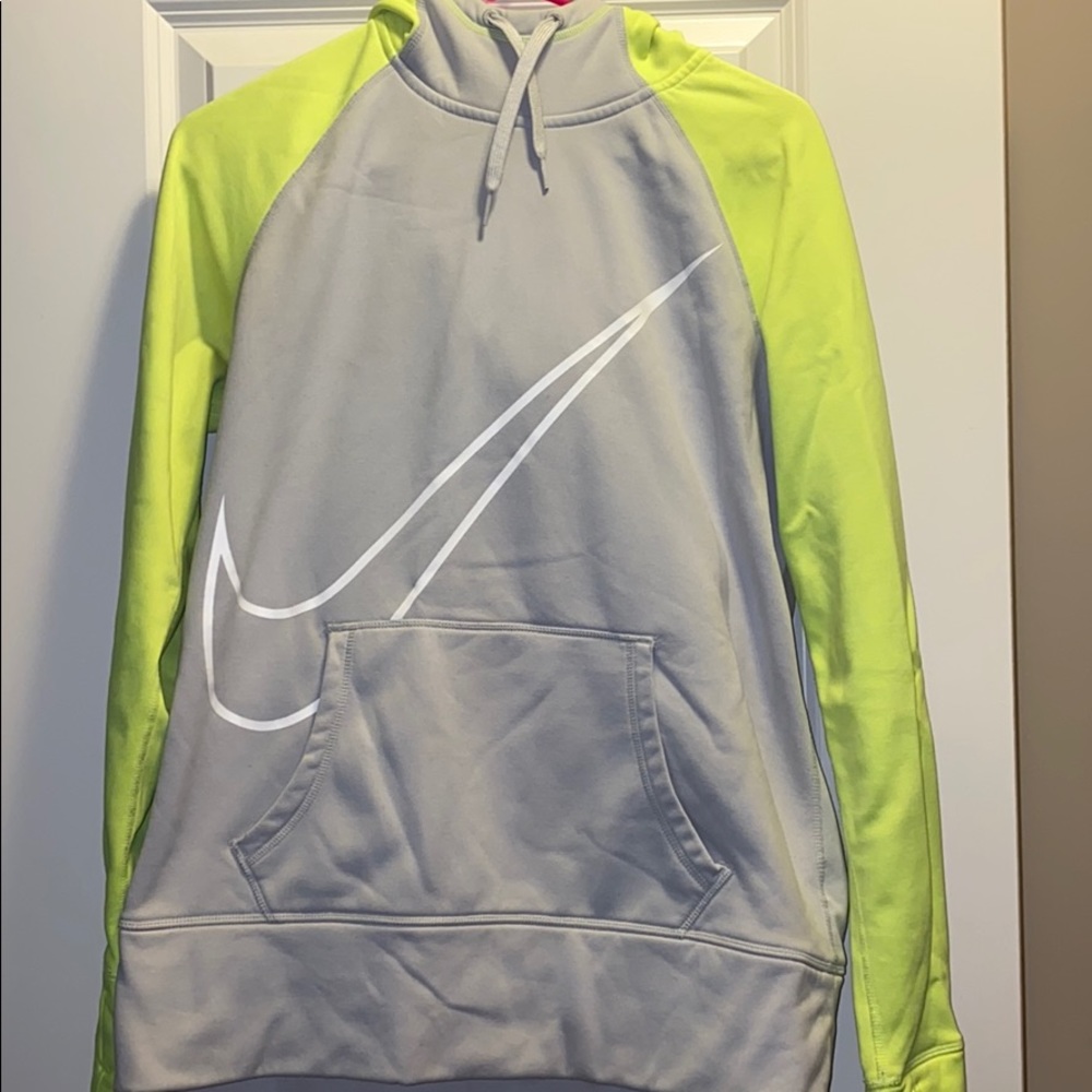 Nike therma-fit